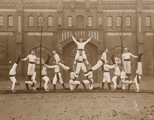 The Turns of the *Turnverein*: Heinrich Hamann’s Gymnastic Photographs (ca. 1902)