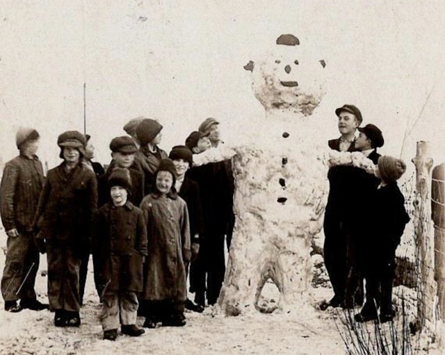 “How He Came to Life One Day”: Photographs of Snowmen (1854–1950)