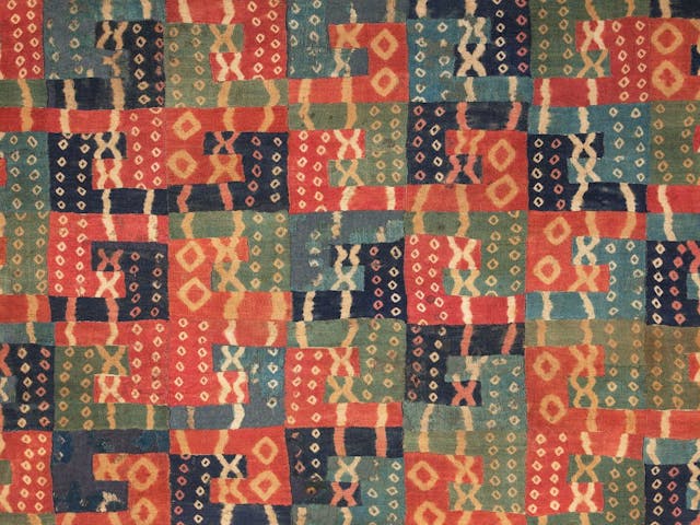 Pied Beauty: Wari Tie-Dye Textiles (ca. 425–1100)