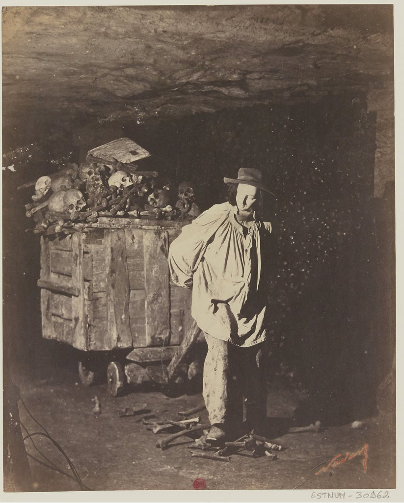 洋書 Le Paris souterrain de Felix Nadar 1861 Behold Félix Nadar's Pioneering Photographs of the Paris