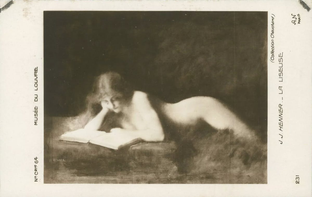 An artistic depiction of a nude woman reclining on her stomach while reading a book, surrounded by a dark background with soft lighting highlighting her figure. The edges of the image are framed with text indicating the artist and the museum collection.