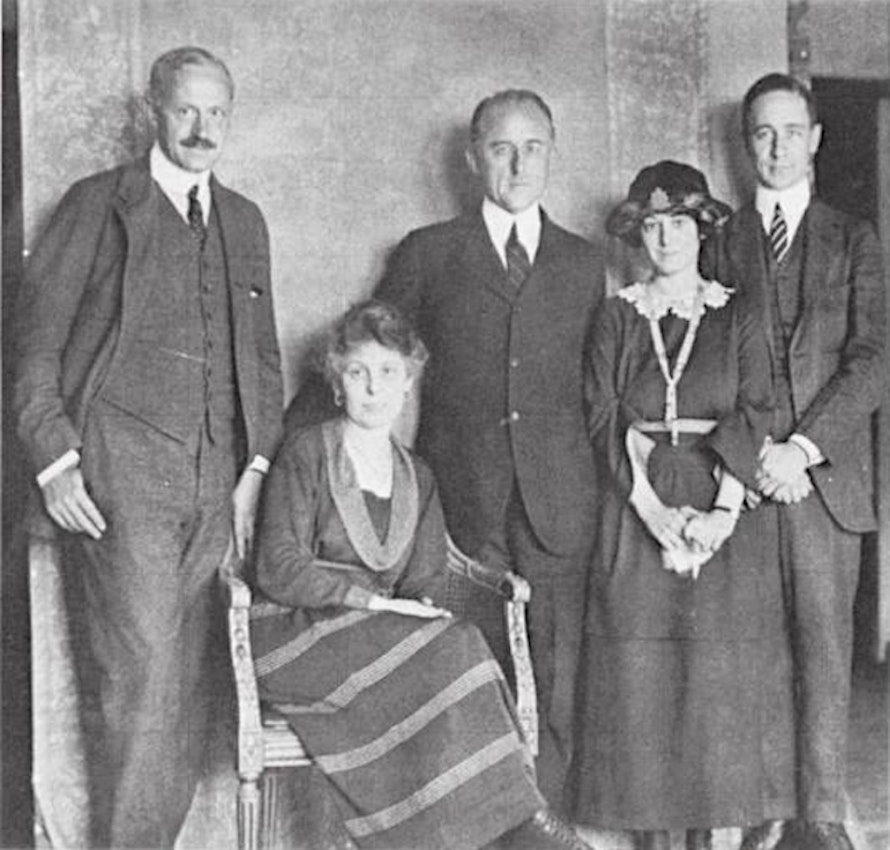 dorothy parker with robert benchley conde nast frank crowninshield and edna chase 