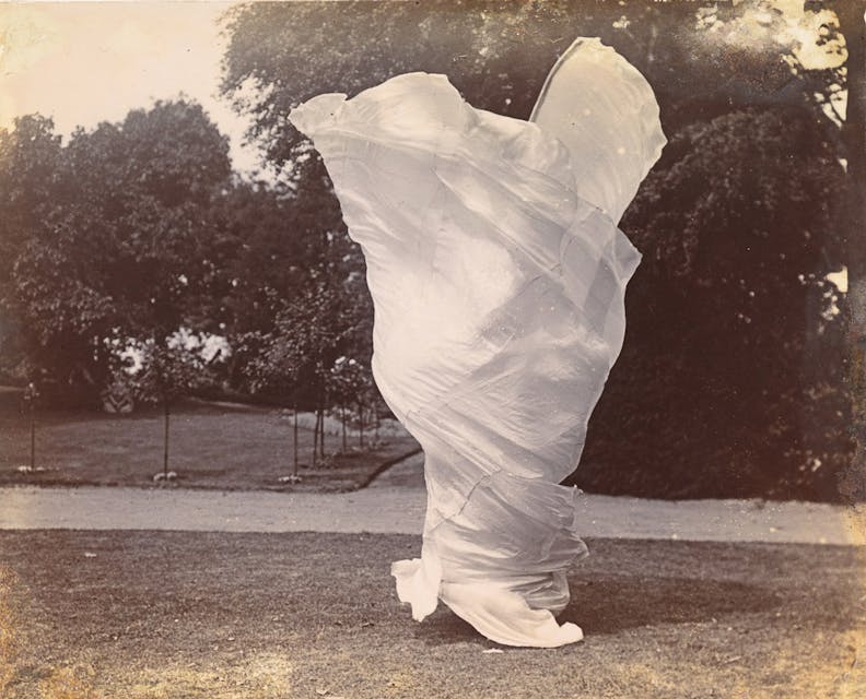 Loie Fuller Dancing